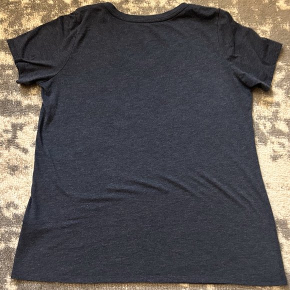 Nike Women's Blue Short Sleeve University of Michigan Wolverines T-Shirt Large - Picture 3 of 3